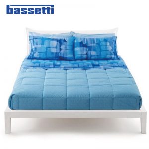 lenzuola-matrimoniali-bassetti-overlay-blu-ambientato