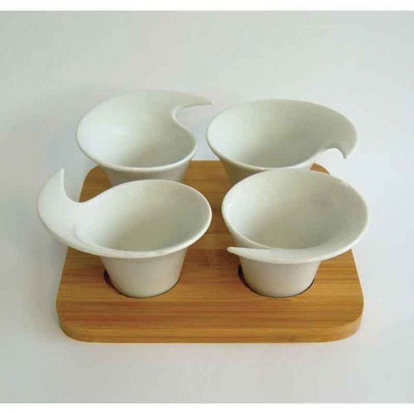 Servizio per Antipasti in Porcellana con Vassoio in Bamboo