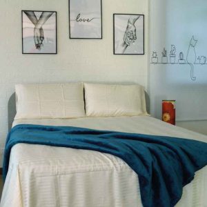 Lenzuola matrimoniali classic beige ambientato