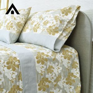 Lenzuola matrimoniali camelia oro fianco